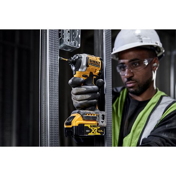 DeWalt DCF850P2T aku rázový uťahovák 18V/2*5Ah, 205Nm, 1/4", TSTAK