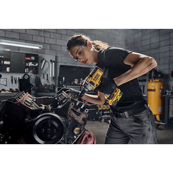 DeWalt DCF892P2T aku rázový utahovák 18V/2*5Ah, 1/2", 813Nm, max. trhací moment 1152Nm, TSTAK