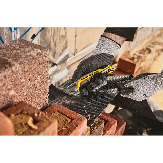 STANLEY FMHT10594-0 nůž ulamovací 18mm s jezdcem, FATMAX, kovové vodtko