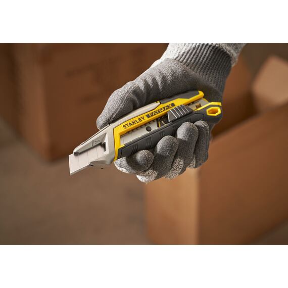 STANLEY FMHT10594-0 nůž ulamovací 18mm s jezdcem, FATMAX, kovové vodtko