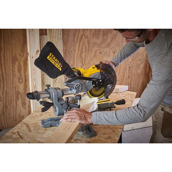 STANLEY SFMCS701M1 aku pokosová pila s pojezdem V20/4Ah FATMAX, 203mm