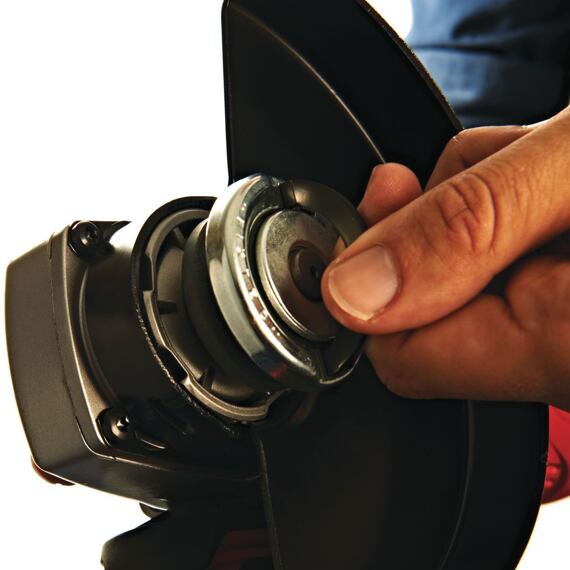 MILWAUKEE AGV 17-150XC uhlová brúska 1750W, 150mm