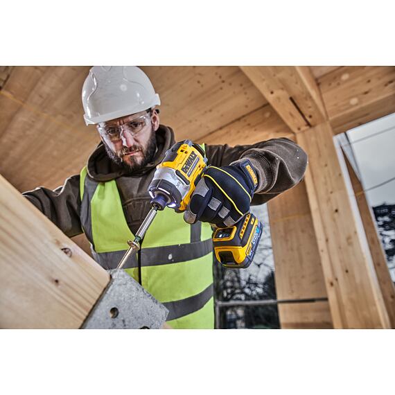 DeWalt DCF860NT aku rázový uťahovák 18V, 1/4", 282Nm bez batérie, kufrík