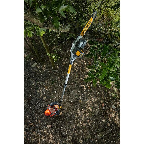 DeWalt DCMPS567N prořezávácí pila 18V, lišta 20cm, teleskopická násada až 3m, bez aku