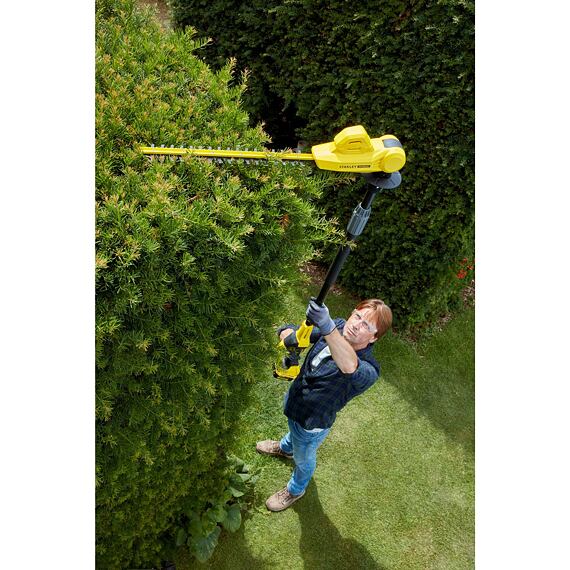 STANLEY SFMCPH845M1 aku nůžky na živý plot 45cm na tyči, V20/4Ah FATMAX, dosah až 3,4m