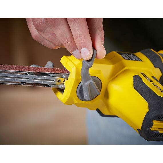 STANLEY SFMCE210B aku pásový pilník FATMAX V20, 18V, 13mm, bez baterie