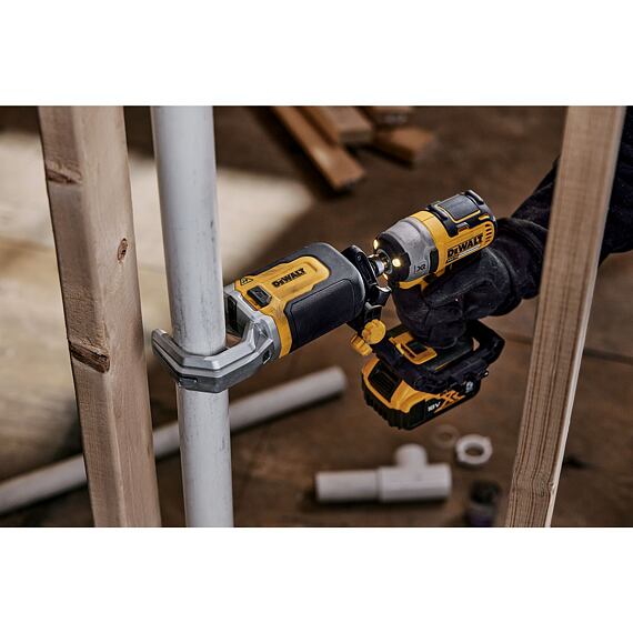DeWalt DT20560 řezák hadic a PVC trubek do 50mm, nástavec na rázový utahovák