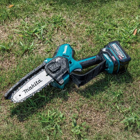 MAKITA UC029GZ01 aku řetězová prořezávací pila 150 mm Li-ion XGT 40V (590W), řez 15cm, bez baterie