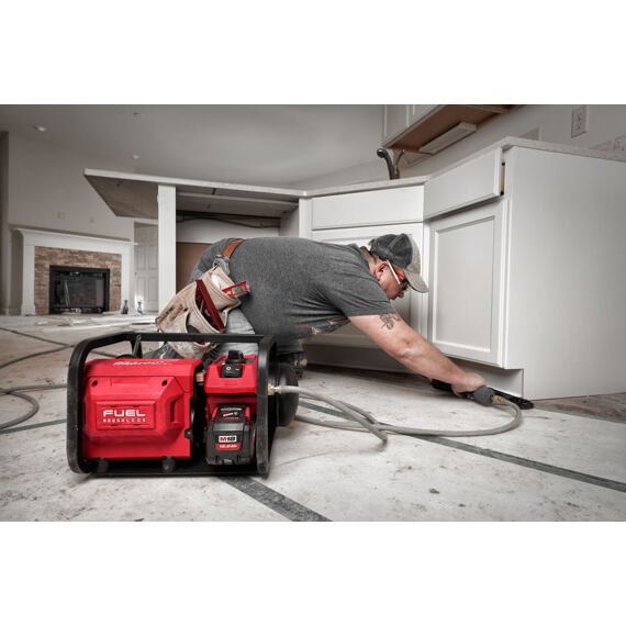 MILWAUKEE M18 FAC-0 aku kompresor 18V, 48l/min., max.tlak 9,31 bar, bez baterie