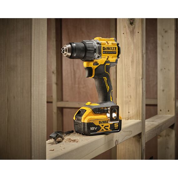 DeWalt DCD794NT aku vrtačka 18V, 74Nm, 0-450/1650 ot./min., kufr, bez baterie