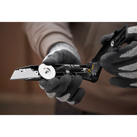 STANLEY FMHT10500-0 nůž s pevnou čepelí a pouzdrem
