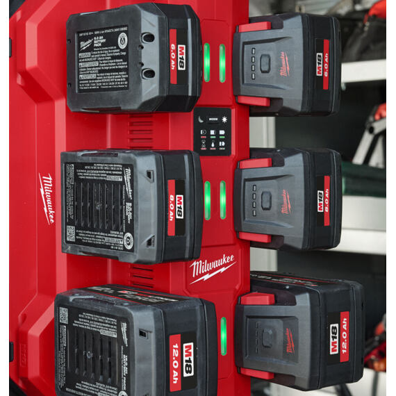 MILWAUKEE M18 MPC6 mobilní rychlonabíječka PACKOUT™ se šesti sloty 4932498551