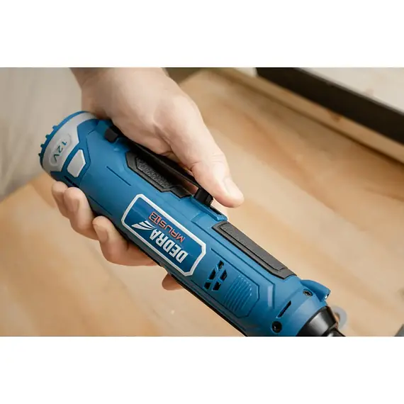 DEDRA aku úhlová ráčna 12V/2Ah, 3/8", 45Nm, 300 ot./min., nabíječka DED7302, DED7310T11