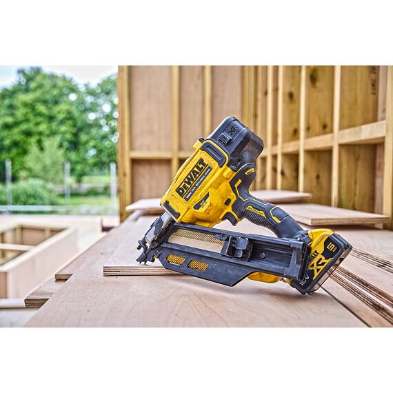 DeWALT DCN950N aku hřebíkovačka 18V, 50-90 mm, bez baterie