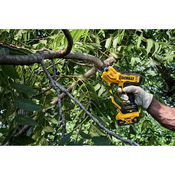 DeWalt DCMPP568N aku nožnice na konáre 18V, bez batérie