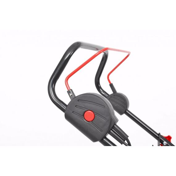 HECHT 1538 2in1 provzdušňovač trávníků