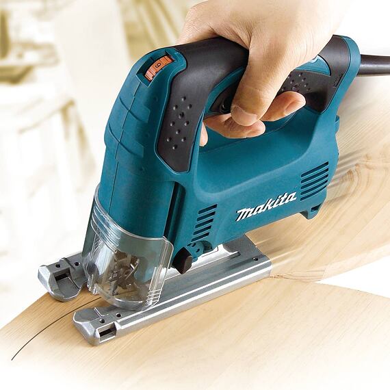 MAKITA 4329 přímočará pila s regulací a předkyvem, 450W