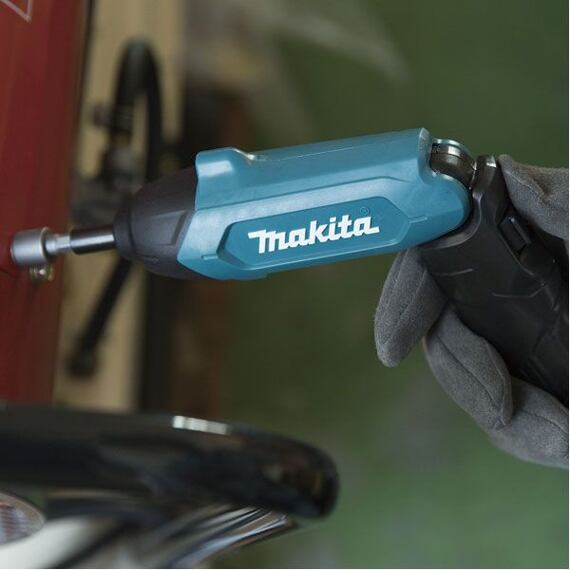 MAKITA DF001DW aku vrtací šroubovák s příslušenstvím 1/4", 3,6V Li-ion