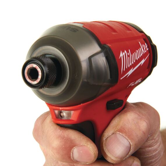MILWAUKEE M18 FQID-502X aku tichý rázový uťahovák 1/4" HEX 18V, 2*5Ah, HD box