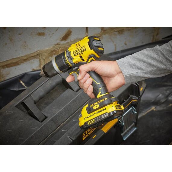 STANLEY SFMCD721D2K aku bezuhlíková príklepová vŕtačka 18V/2*2Ah, 80Nm, 0-600/2100 ot./min