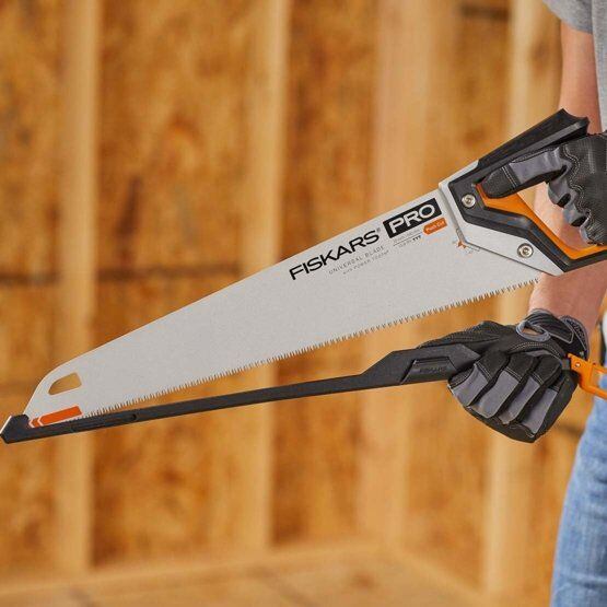 FISKARS 1062919 pila stavební PowerTooth 50cm, 9Tpi, řeže dřevo, laminát, PVC a další materiály