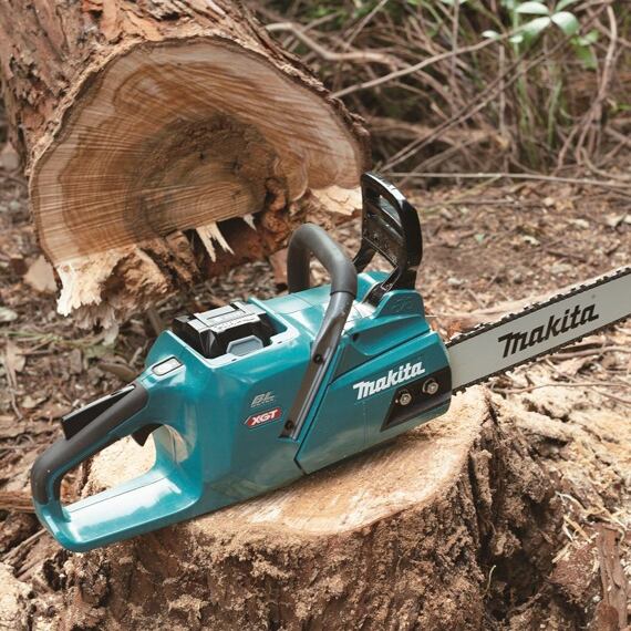MAKITA UC011GZ aku reťazová píla 40V XGT, 35cm, 0,325", 1,1mm, (ekvivalent píly 42 cm3), bez batérie