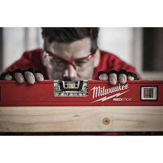 MILWAUKEE 4932459062 vodováha REDSTICK Backbone 60cm, kovové vyztužení, přesnost 0,5mm/m