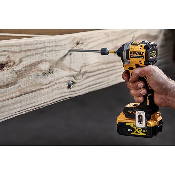 DeWalt DCF850P2T aku rázový uťahovák 18V/2*5Ah, 205Nm, 1/4", TSTAK