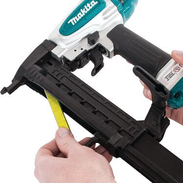 MAKITA AT638A pneumatická sponkovačka, 18GA 5,7mm