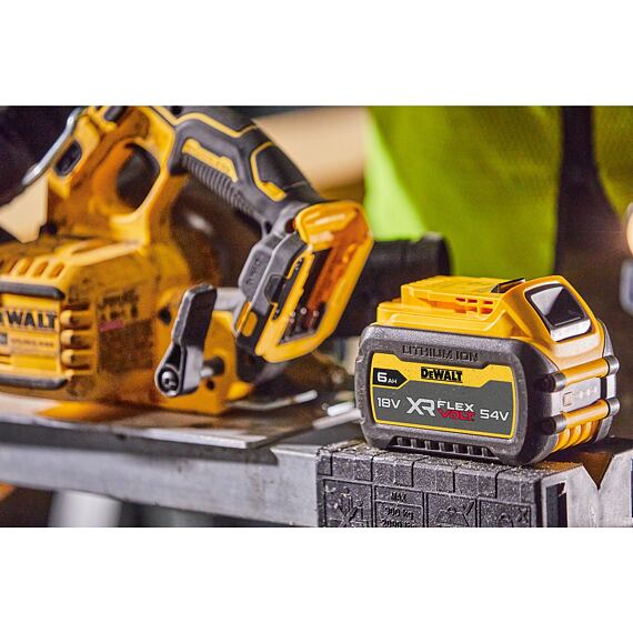 DeWalt DCS573NT aku okružná bezuhlíková píla 18V XR, FlexVolt Advantage, 190mm, kufrík TSTAK