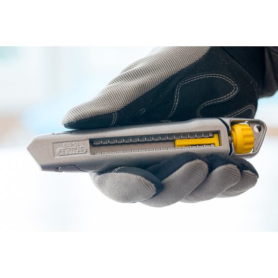 STANLEY 0-10-018 nůž ulamovací 18mm