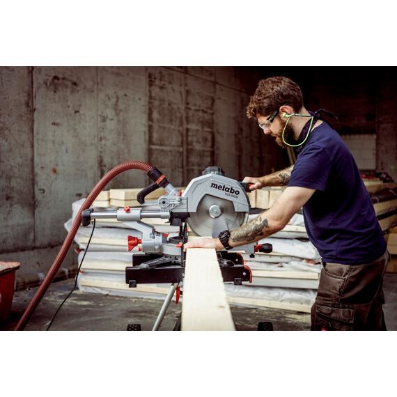 METABO KGS 305 M pokosová píla 2000W, max prerez 305*110mm 613305000