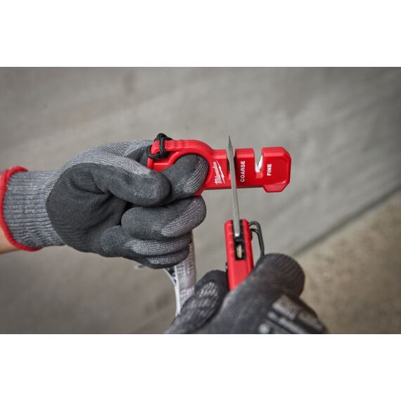 MILWAUKEE 4932478562 kompaktní brousek na nože