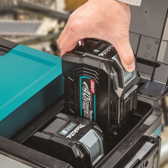 MAKITA CW004GZ aku termobox 29l, XGT 2*40V/LXT 2*18, auto 12V/230V, bez batérie