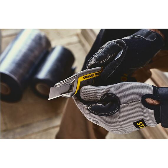 STANLEY FMHT10594-0 nůž ulamovací 18mm s jezdcem, FATMAX, kovové vodtko