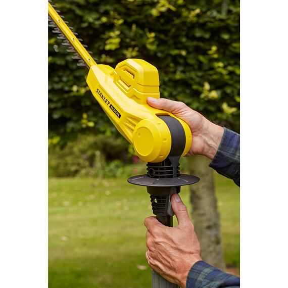 STANLEY SFMCPH845B aku nůžky na živý plot 45cm na tyči, V20 FATMAX, dosah až 3,4m, bez baterie