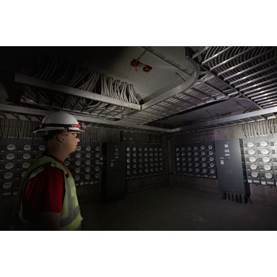 MILWAUKEE L4 HL2-301 aku čelovka TRUEVIEW, 600lumen 4933479963