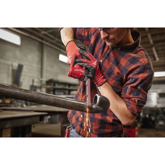 MILWAUKEE M12 FBFL13-402B aku pásový pilník 12V/2*4Ah, šíře 13mm, hlava 360°, reverzní režim
