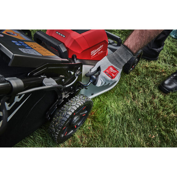 MILWAUKEE M18 F2LM46-0 aku sekačka s pojezdem 18V FUEL, 46cm, 3v1, 2,5-10cm, světlo