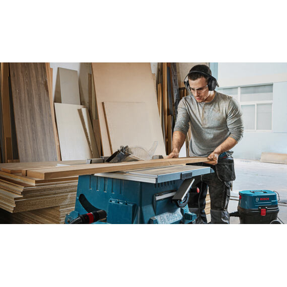 BOSCH GTS 254 stolní pila 254 mm, úhel 45° L, stůl 555*555 mm