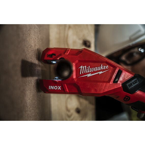 MILWAUKEE M12 PCSS-202C aku řezačka nerezových trubek 12V/2*M12 B2, pro průměr 12 - 28mm
