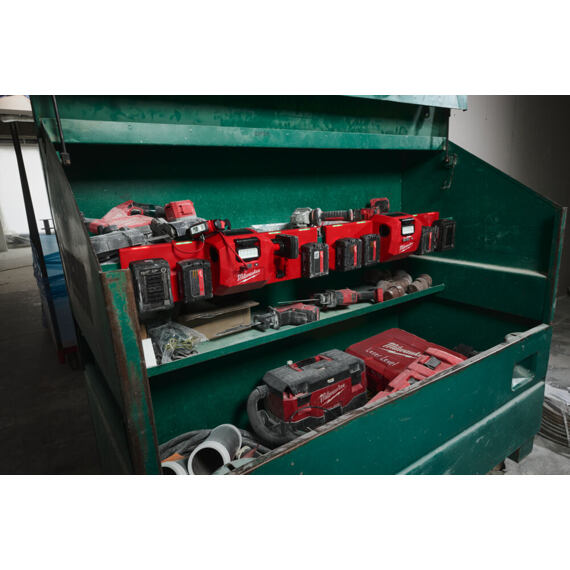 MILWAUKEE M12-18 GBC4 nabíječka 2*M18 + 2*M18+M12