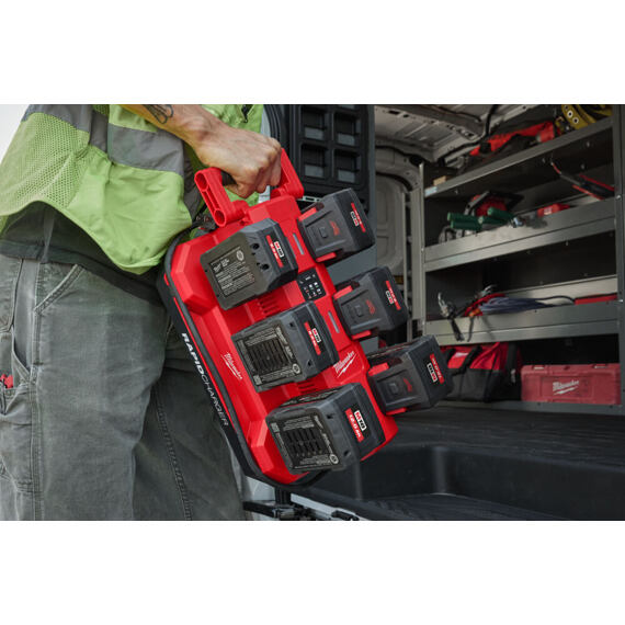 MILWAUKEE M18 MPC6 mobilní rychlonabíječka PACKOUT™ se šesti sloty 4932498551