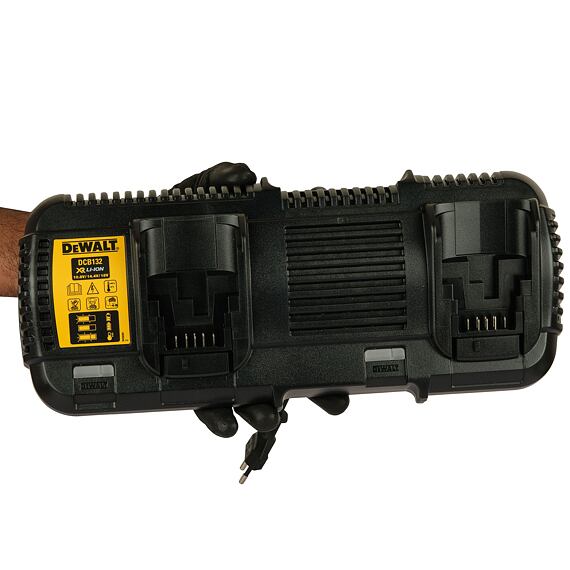 DeWalt DCB132 duální nabíječka 4A, 18V XR
