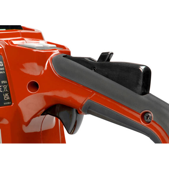 MAKITA UC030GZ03 aku řetězová pila 40V XGT, 50cm lišta, 2,8kW, řetěz 325", bez baterie