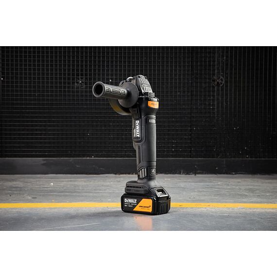 DeWalt DCG45MP2T aku bezuhlíková úhlová bruska 125mm, 18V/2*5Ah, kufr, edice McLaren F1
