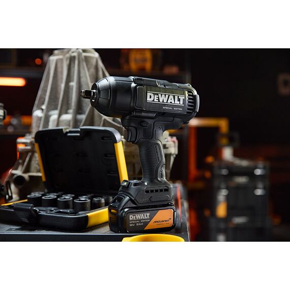 DeWalt DCF99MP2T aku rázový utahovák 18V/2*5Ah, 1/2", 1898Nm, edice McLaren F1