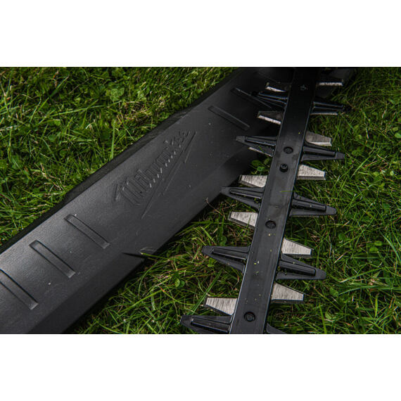 MILWAUKEE M18 FHET75G2-0 aku nůžky na živý plot 18V, lišta 75cm, střih 25mm, bez baterie