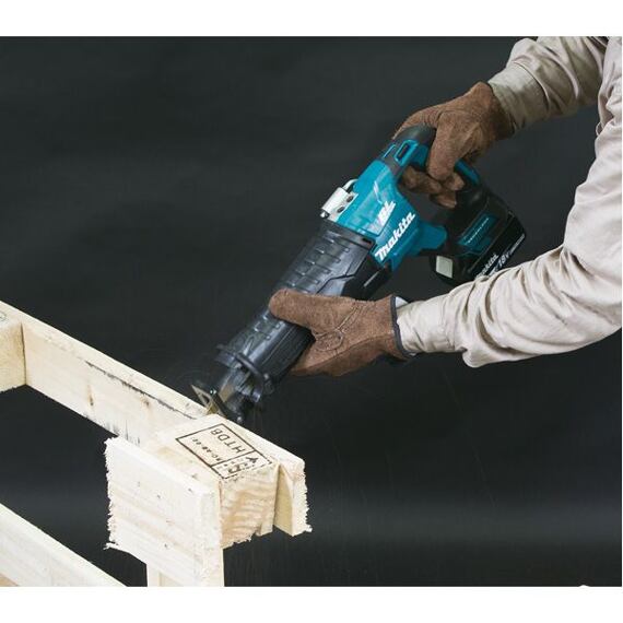 MAKITA DJR187Z aku bezuhlíková pila ocaska 18V Li-ion, bez baterie
