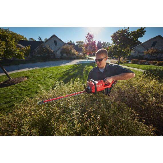 MILWAUKEE M18 CHT-0 aku nožnice na živý plot 18V bez batérie, 600mm, strih 20mm